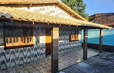 Imagem: A casa possui 2 Dormitórios, 1 Banheiro, 5 Vagas na garagem