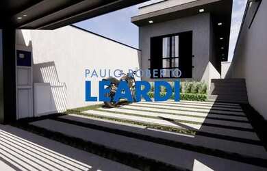 Imagem: A casa possui 3 Dormitórios, 2 Banheiros, 2 Vagas na garagem