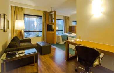 Imagem: O studio possui 1 Dormitório, 1 Banheiro, 1 Vaga na garagem