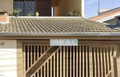 Imagem: A casa possui 4 Dormitórios, 2 Banheiros, 1 Vaga na garagem