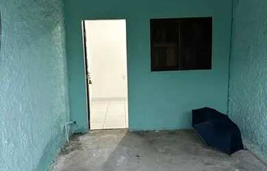 Imagem: A casa possui 2 Dormitórios, 1 Banheiro e 1 Vaga na garagem