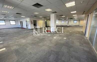 Imagem: O depósito possui 5 Vagas na garagem, 5.341m² de Área e