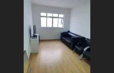 Imagem: O apartamento possui 1 Dormitório, 1 Banheiro, 1 Vaga na garagem