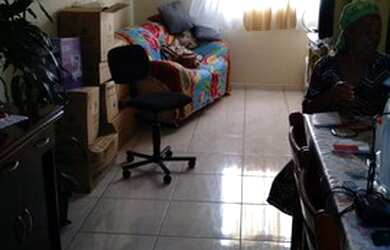 Imagem: O apartamento possui 2 Dormitórios, 1 Banheiro, 1 Vaga na garagem