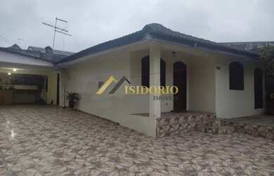 Imagem: A casa possui 4 Dormitórios, 1 Banheiro, 1 Vaga na garagem