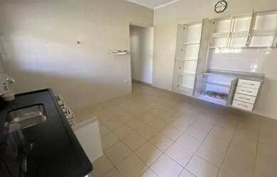 Imagem 5: Casa para venda tem 241 metros quadrados com 4 quartos em Embaré - Santos...