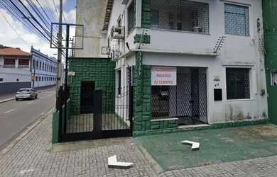 Imagem: A casa possui 3 Dormitórios, 2 Banheiros, 3 Vagas na garagem