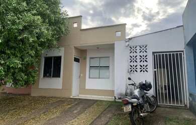 Imagem: A casa em condomínio possui 2 Dormitórios, 2 Banheiros, 3