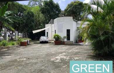 Imagem: O depósito possui 5 Vagas na garagem e 150m² de Área e está