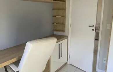 Imagem: O apartamento possui 2 Dormitórios, 1 Banheiro, 2 Vagas na