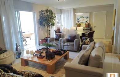 Imagem: O apartamento possui 4 Dormitórios, 5 Banheiros, 3 Vagas na