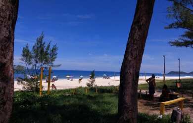 Imagem: A casa possui 3 Dormitórios, 3 Banheiros, 330m² de Área e