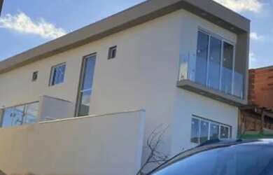 Imagem: A casa em condomínio possui 3 Dormitórios, 3 Banheiros, 2