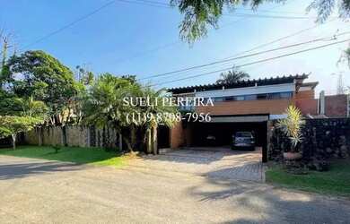 Imagem: A casa em condomínio possui 4 Dormitórios, 5 Banheiros, 5