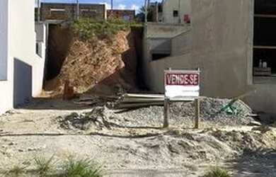 Imagem: O terreno à venda possui 161m² de Área e está localizado