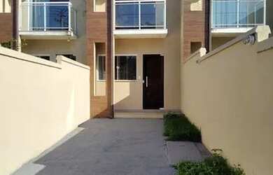 Imagem: A casa possui 2 Dormitórios, 2 Banheiros, 2 Vagas na garagem