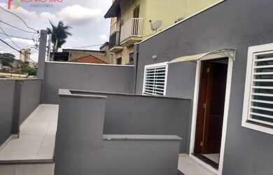 Imagem: A casa possui 3 Dormitórios, 3 Banheiros, 2 Vagas na garagem