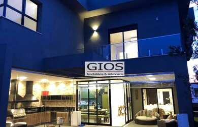 Imagem: A casa em condomínio possui 4 Dormitórios, 5 Banheiros, 4