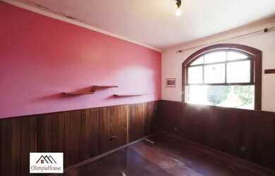 Imagem: A casa possui 5 Dormitórios, 5 Banheiros, 4 Vagas na garagem