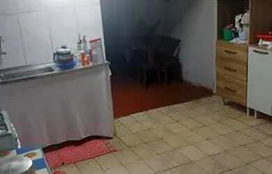 Imagem: A casa possui 2 Dormitórios, 2 Banheiros, 1 Vaga na garagem