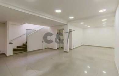 Imagem: O depósito possui 2 Vagas na garagem, 450m² de Área e está