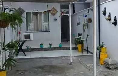 Imagem: A casa possui 2 Dormitórios, 1 Banheiro, 1 Vaga na garagem