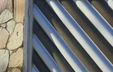 Imagem: A casa possui 3 Dormitórios, 1 Banheiro, 1 Vaga na garagem