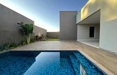 Imagem: A casa em condomínio possui 4 Dormitórios, 5 Banheiros, 4