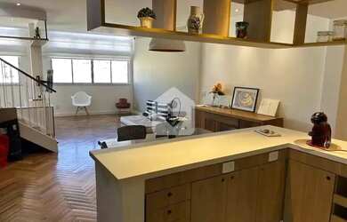 Imagem 7: Cobertura duplex reformada por arquiteta Vista espetacular das montanhas!