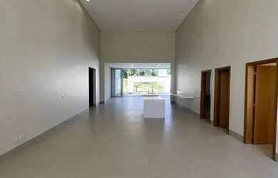 Imagem: A fazenda possui 1.720m² de Área, Churrasqueira, Piscina