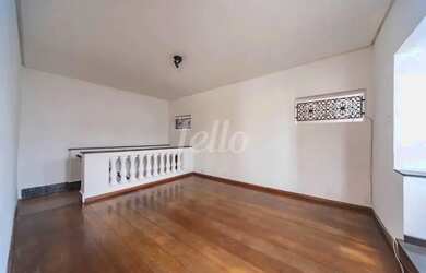 Imagem: A casa possui 4 Dormitórios, 3 Banheiros, 4 Vagas na garagem