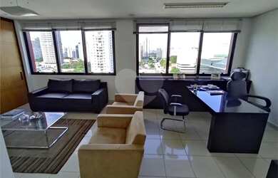 Imagem: O depósito possui 4 Vagas na garagem, 120m² de Área, Imóvel