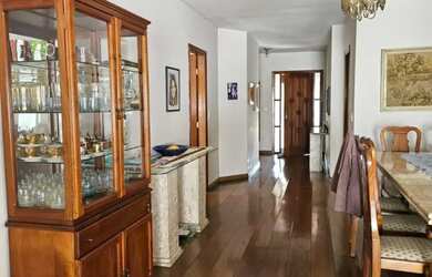 Imagem: A casa em condomínio possui 4 Dormitórios, 5 Banheiros, 4