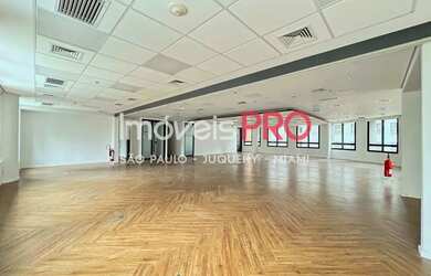 Imagem 4: Conjunto comercial com 375m², 8 vagas e muito bem localizado no miolo...