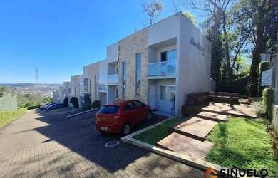 Imagem: A casa em condomínio possui 2 Dormitórios, 1 Banheiro, 2 Vagas