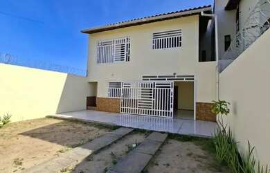 Imagem: A casa possui 5 Dormitórios, 4 Banheiros, 5 Vagas na garagem