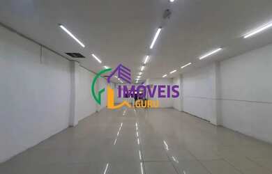 Imagem: O depósito possui 4 Vagas na garagem, 383m² de Área e está