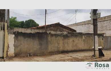 Imagem: O terreno possui 12m² de Área e está localizado em Porto