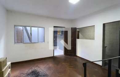 Imagem: A casa possui 5 Dormitórios, 4 Banheiros, 1 Vaga na garagem