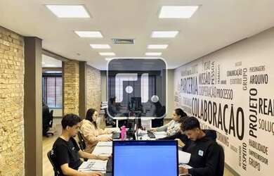 Imagem: O depósito possui 1 Vaga na garagem, 136m² de Área e está