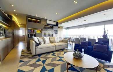 Imagem: O apartamento possui 3 Dormitórios, 4 Banheiros, 2 Vagas na