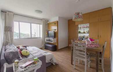 Imagem: O apartamento possui 2 Dormitórios, 1 Banheiro, 1 Vaga na garagem