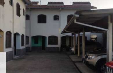 Imagem: A casa possui 2 Dormitórios, 2 Banheiros, 1 Vaga na garagem