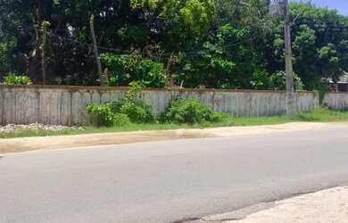 Imagem: O terreno possui 1.290m² de Área e está localizado em Pau