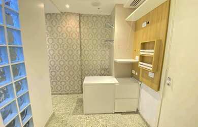 Imagem: O depósito possui 1 Vaga na garagem, 27m² de Área e está