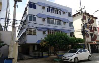 Imagem: O apartamento possui 3 Dormitórios, 1 Banheiro, 1 Vaga na garagem