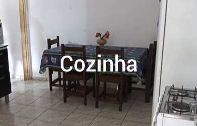 Imagem: A casa possui 2 Dormitórios, 1 Banheiro, 4 Vagas na garagem