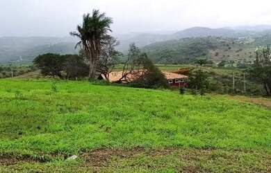 Imagem: O terreno possui 450m² de Área e está localizado em Prado