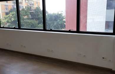 Imagem: O depósito possui 2 Vagas na garagem, 65m² de Área e está