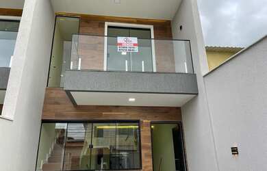 Imagem: A casa possui 2 Dormitórios, 2 Banheiros, 1 Vaga na garagem